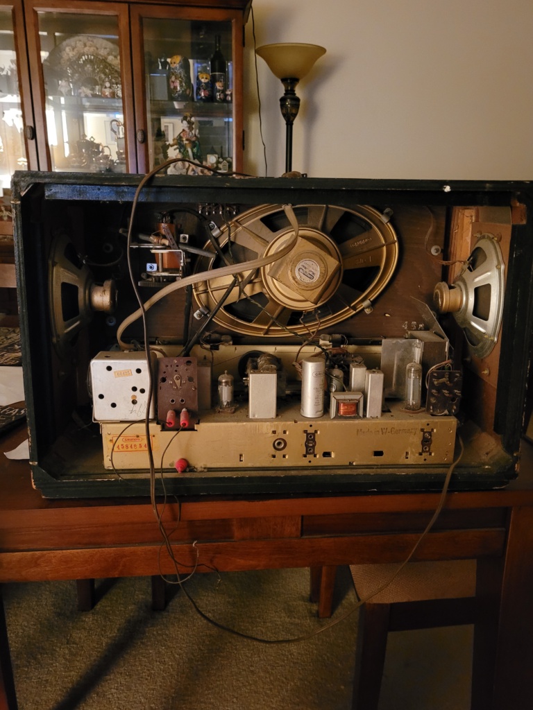 Grundig 3045 Rear View